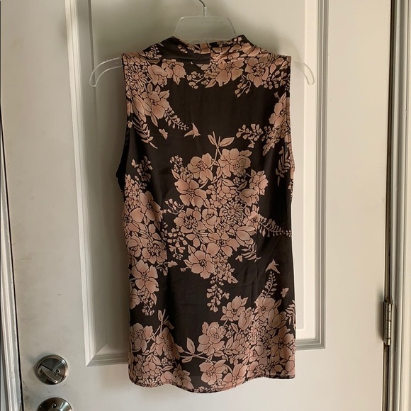 CAbi blouse. - Picture 2 of 4